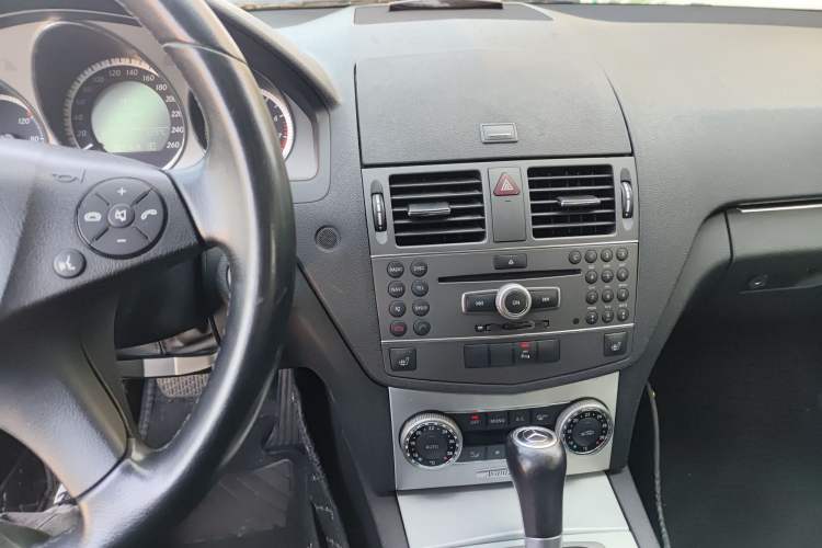 Used Mercedes-Benz C-Class 2010 C 300 Estate Audio And AC Panel