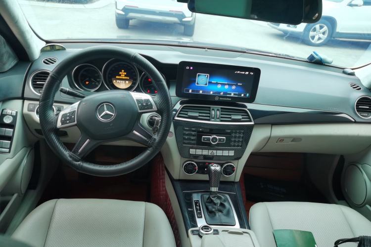 Used Mercedes-Benz C-Class 2010 C 180K Classic model Center Console