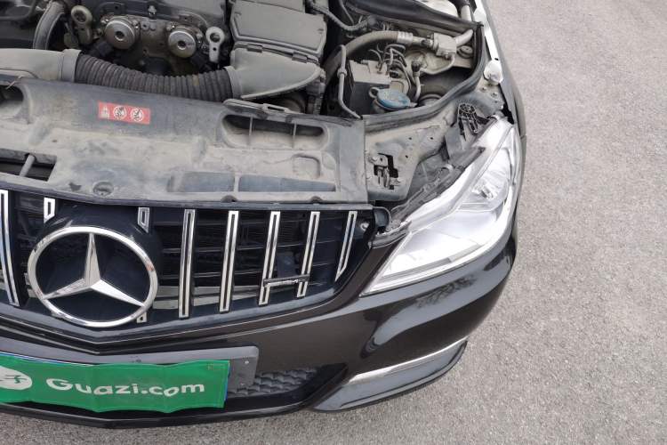 Used Mercedes-Benz C-Class 2010 C 180K Classic model Engine Bay Left