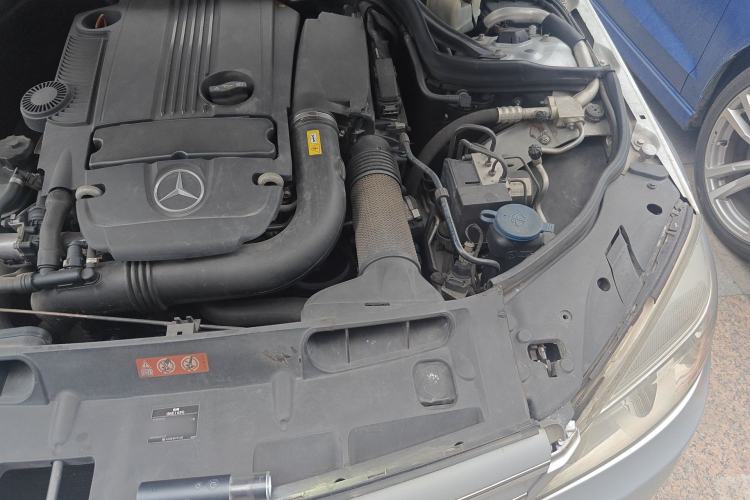 Used Mercedes-Benz C-Class 2010 C 200 CGI Estate Engine Bay Left