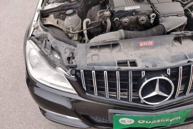 Used Mercedes-Benz C-Class 2010 C 180K Classic model Engine Bay Right
