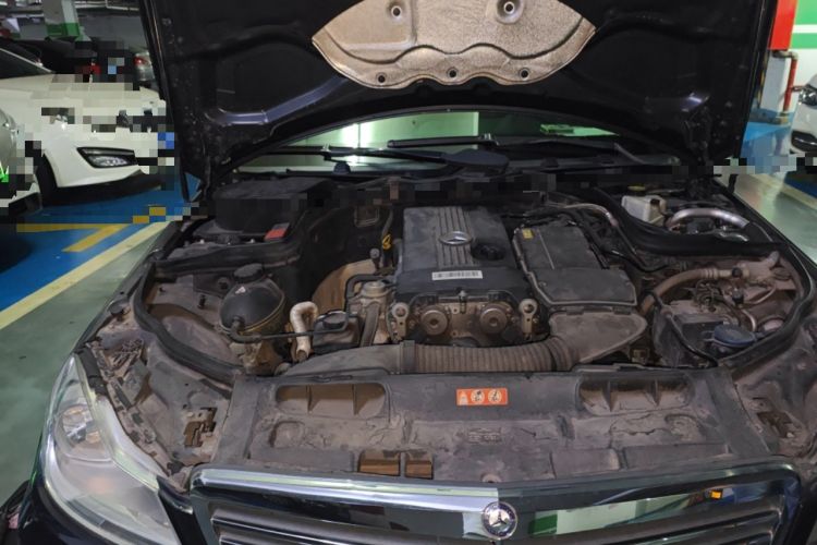 Used Mercedes-Benz C-Class 2010 C 180K Classic model Engine Bay Right