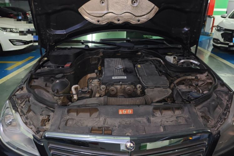 Used Mercedes-Benz C-Class 2010 C 180K Classic model Engine Bay