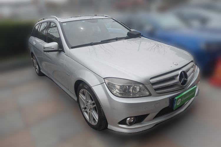 Used Mercedes-Benz C-Class 2010 C 200 CGI Estate Front Right 45 Deg