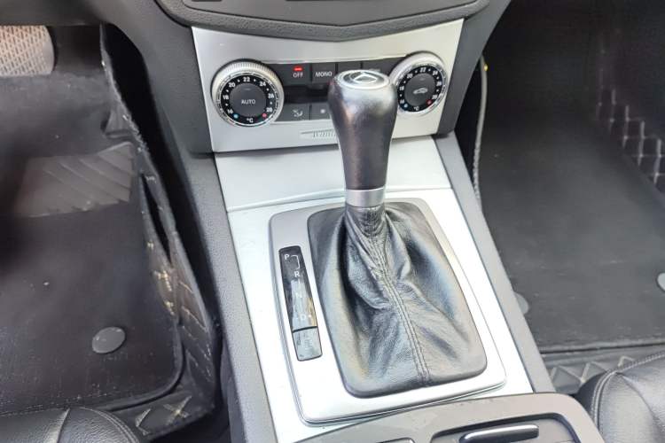 Used Mercedes-Benz C-Class 2010 C 300 Estate Gear Lever