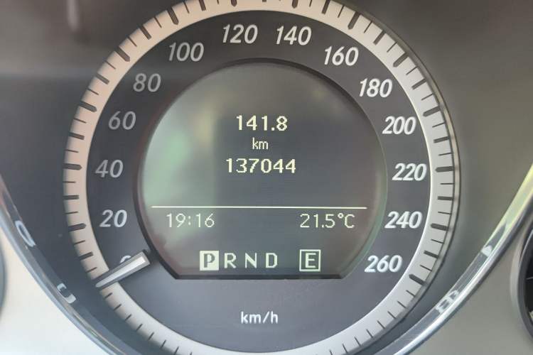 Used Mercedes-Benz C-Class 2010 C 300 Estate Odometer Close Up