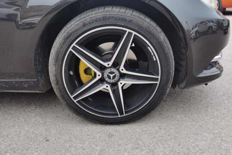 Used Mercedes-Benz C-Class 2010 C 180K Classic model Right Front Wheel Hub