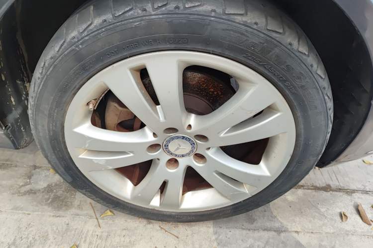 Used Mercedes-Benz C-Class 2010 C 300 Estate Right Front Wheel Hub
