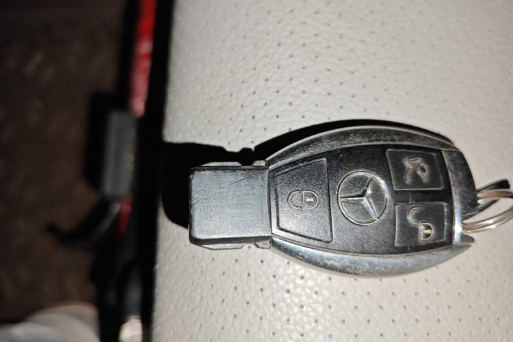 Used Mercedes-Benz C-Class 2010 C 180K Classic model Vehicle Key