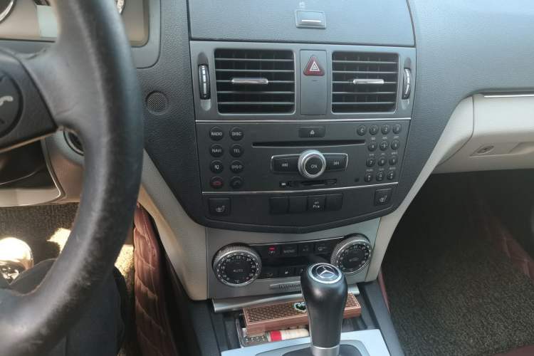 Used Mercedes-Benz C-Class 2010 C 200 CGI Estate Audio And AC Panel