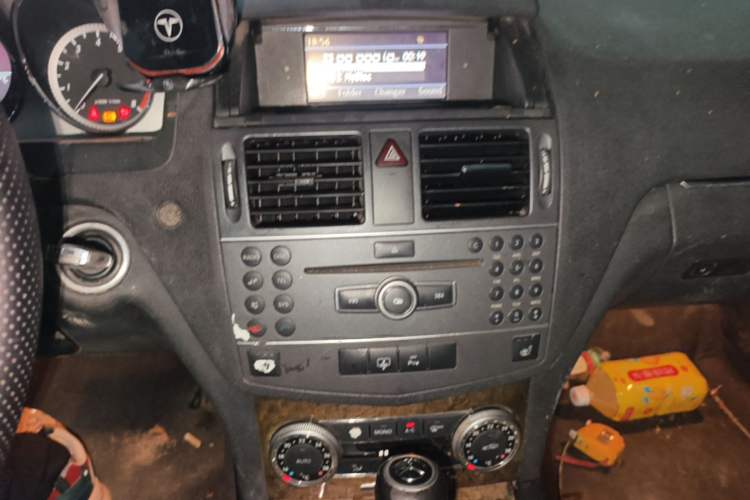 Used Mercedes-Benz C-Class 2010 C 200 CGI Fashion Model Audio And AC Panel
