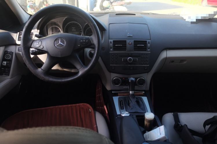 Used Mercedes-Benz C-Class 2010 C 200 CGI Estate Center Console