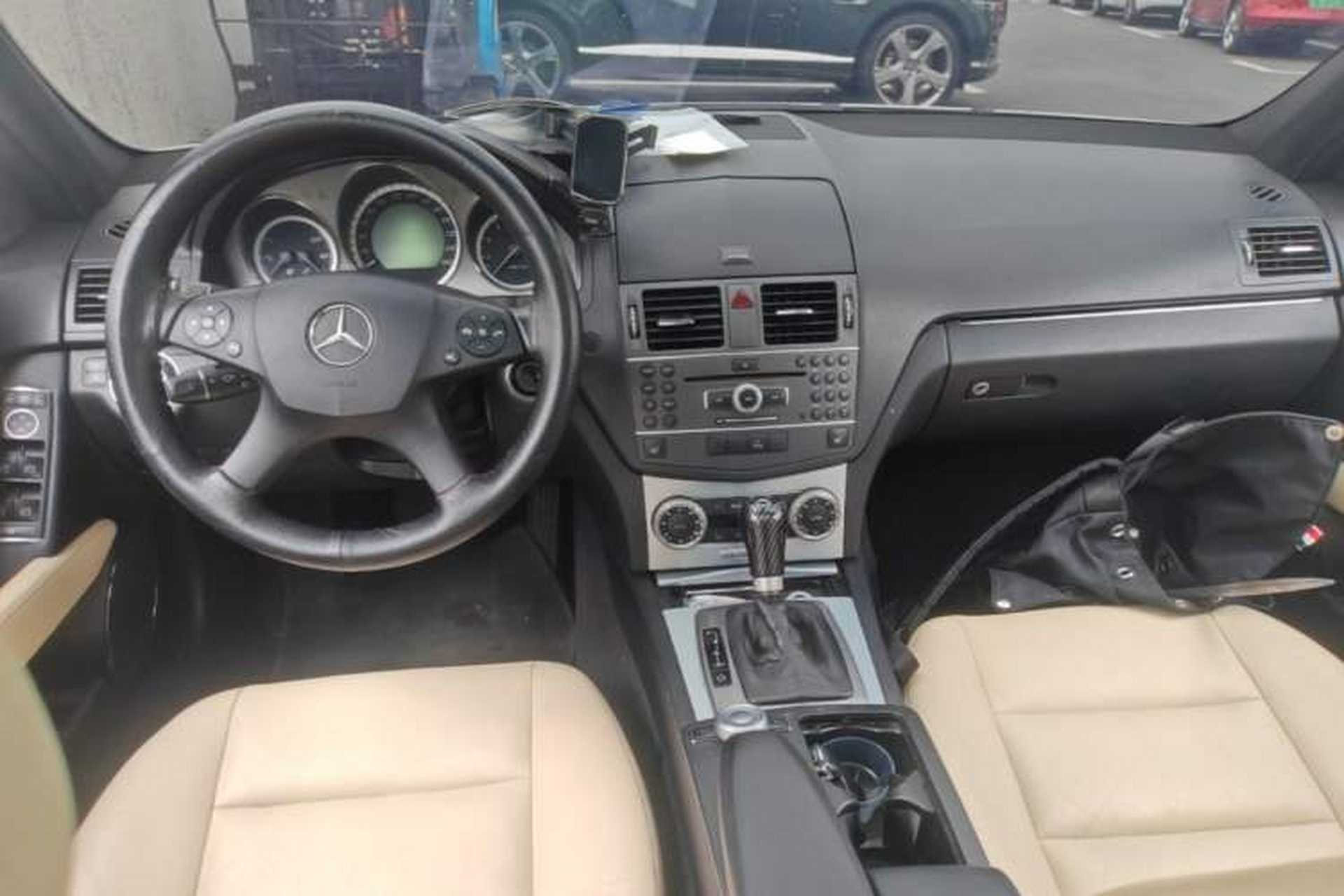 Used Mercedes-Benz C-Class 2010 C 300 Estate Center Console