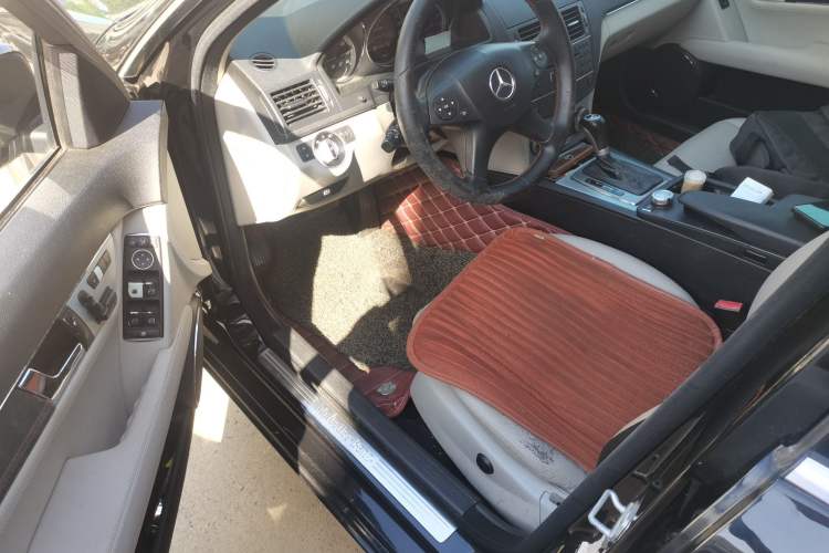 Used Mercedes-Benz C-Class 2010 C 200 CGI Estate Driver Seat