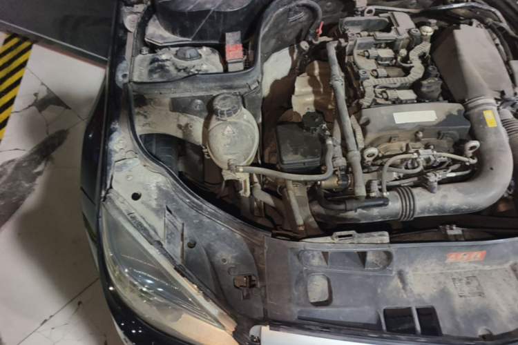 Used Mercedes-Benz C-Class 2010 C 200 CGI Fashion Model Engine Bay Right