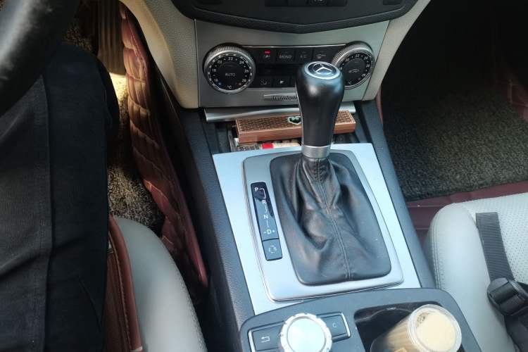 Used Mercedes-Benz C-Class 2010 C 200 CGI Estate Gear Lever