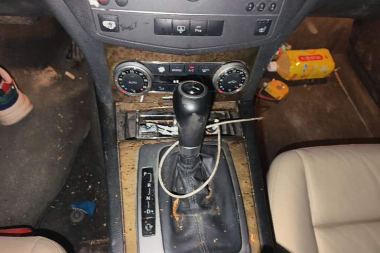 Used Mercedes-Benz C-Class 2010 C 200 CGI Fashion Model Gear Lever