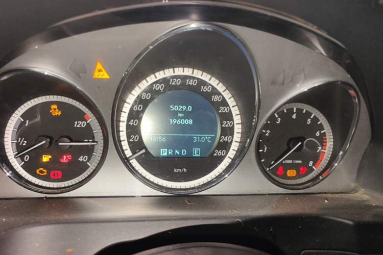 Used Mercedes-Benz C-Class 2010 C 200 CGI Fashion Model Odometer Close Up