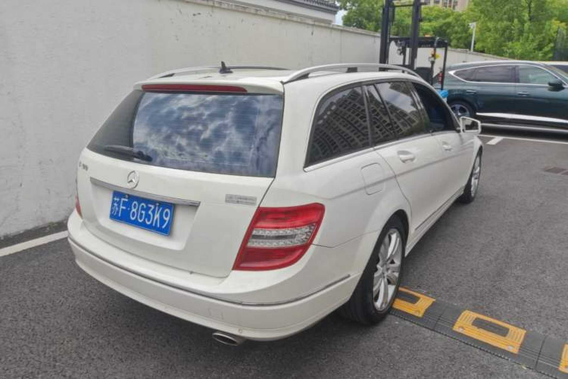 Used Mercedes-Benz C-Class 2010 C 300 Estate Rear Right 45 Deg