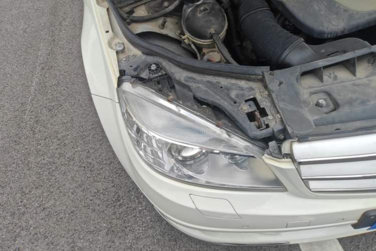 Used Mercedes-Benz C-Class 2010 C 300 Estate Right Front Headlight