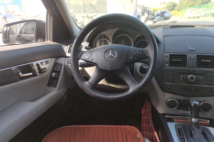 Used Mercedes-Benz C-Class 2010 C 200 CGI Estate Steering Wheel
