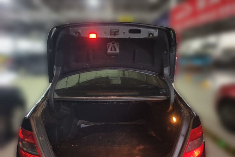Used Mercedes-Benz C-Class 2010 C 200 CGI Fashion Model Trunk