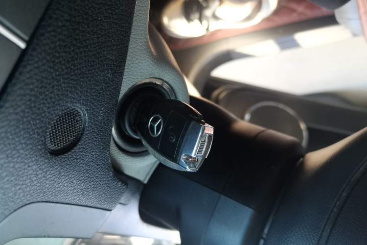 Used Mercedes-Benz C-Class 2010 C 200 CGI Estate Vehicle Key