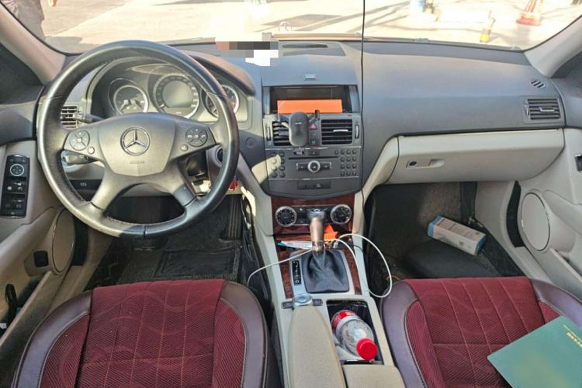 Used Mercedes-Benz C-Class 2010 C 200 CGI Elegance Model Center Console