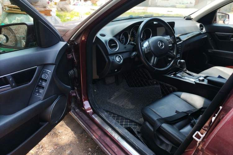 Used Mercedes-Benz C-Class 2010 C 180K Classic model Driver Seat