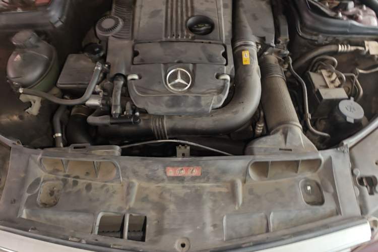 Used Mercedes-Benz C-Class 2010 C 200 CGI Elegance Model Engine Bay