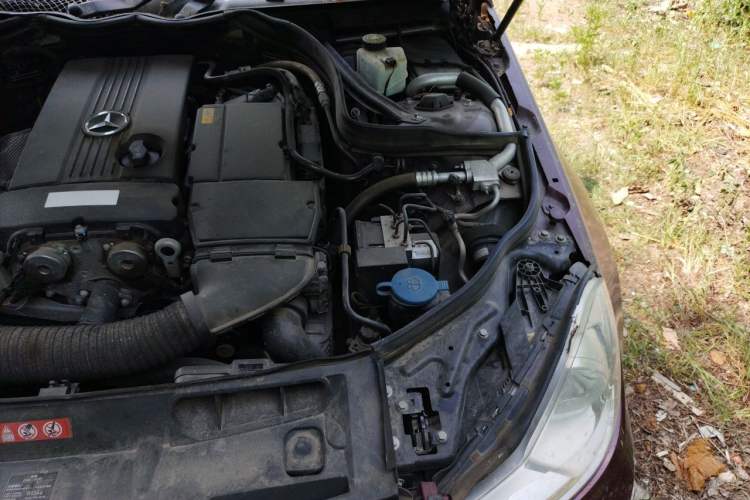 Used Mercedes-Benz C-Class 2010 C 180K Classic model Engine Bay Left