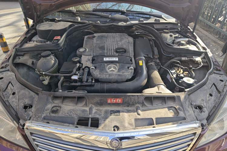 Used Mercedes-Benz C-Class 2010 C 200 CGI Elegance Model Engine Bay