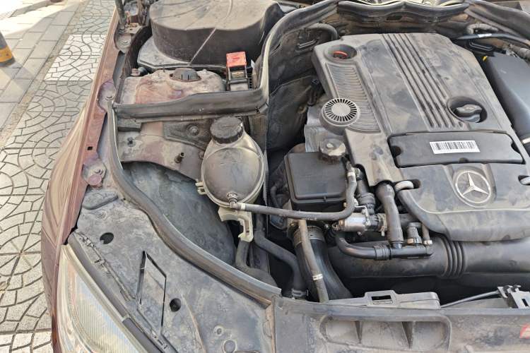 Used Mercedes-Benz C-Class 2010 C 200 CGI Elegance Model Engine Bay Right