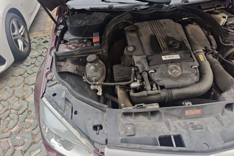 Used Mercedes-Benz C-Class 2010 C 200 CGI Fashion Model Engine Bay Right