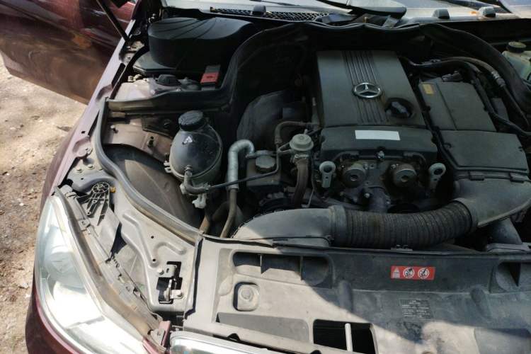 Used Mercedes-Benz C-Class 2010 C 180K Classic model Engine Bay Right