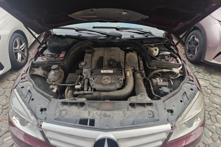 Used Mercedes-Benz C-Class 2010 C 200 CGI Fashion Model Engine Bay