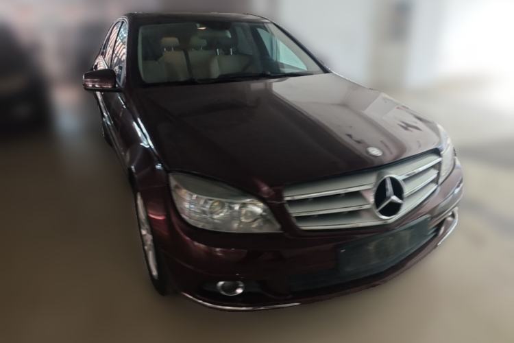 Used Mercedes-Benz C-Class 2010 C 200 CGI Elegance Model Front Right 45 Deg