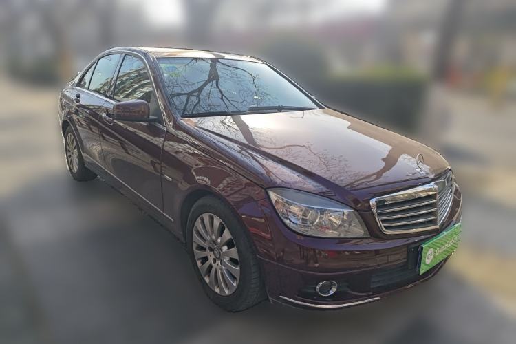 Used Mercedes-Benz C-Class 2010 C 200 CGI Elegance Model Front Right 45 Deg