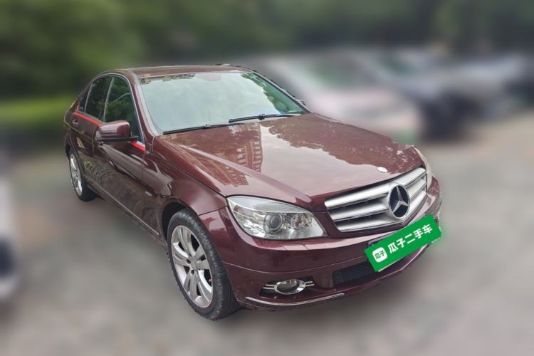 Used Mercedes-Benz C-Class 2010 C 200 CGI Fashion Model Front Right 45 Deg