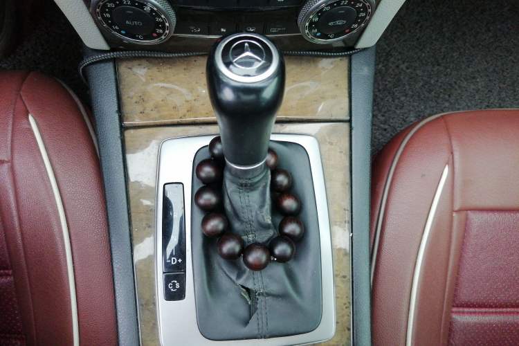 Used Mercedes-Benz C-Class 2010 C 200 CGI Fashion Model Gear Lever