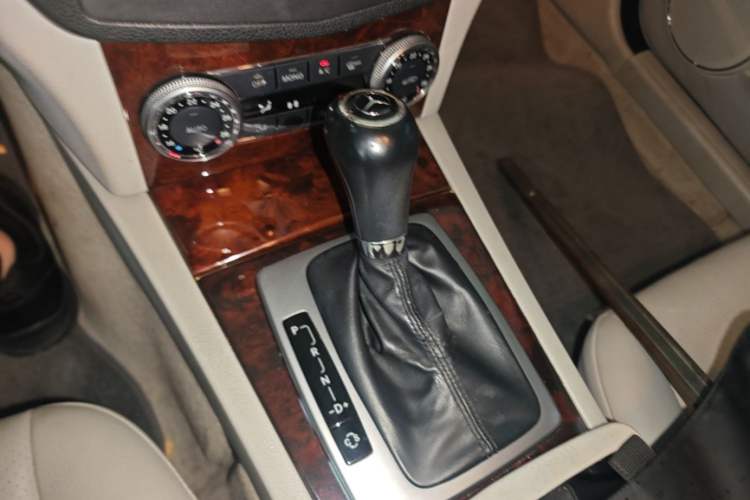 Used Mercedes-Benz C-Class 2010 C 200 CGI Elegance Model Gear Lever