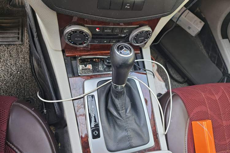 Used Mercedes-Benz C-Class 2010 C 200 CGI Elegance Model Gear Lever