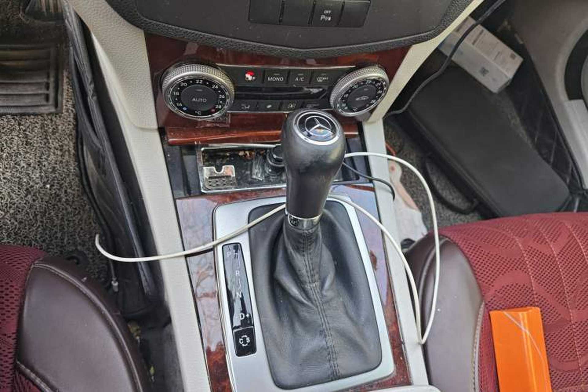 Used Mercedes-Benz C-Class 2010 C 200 CGI Elegance Model Gear Lever