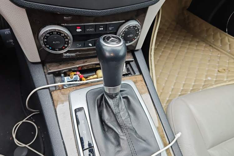Used Mercedes-Benz C-Class 2010 C 260 Fashion Model Gear Lever