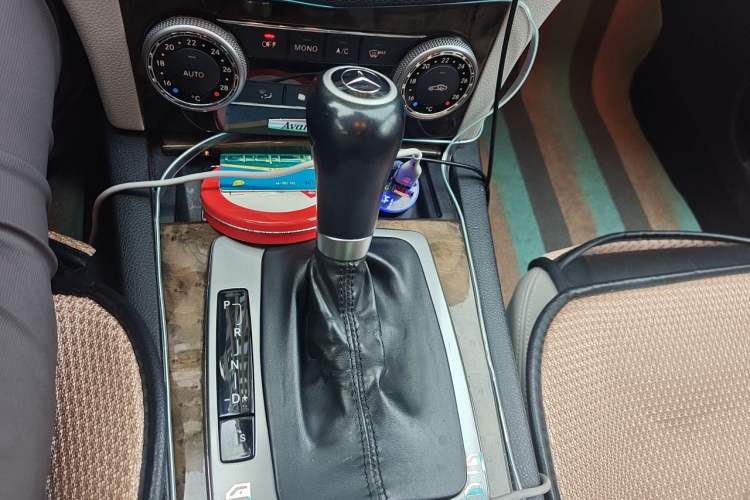 Used Mercedes-Benz C-Class 2010 C 200 CGI Fashion Model Gear Lever