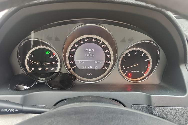 Used Mercedes-Benz C-Class 2010 C 200 CGI Fashion Model Instrument Cluster