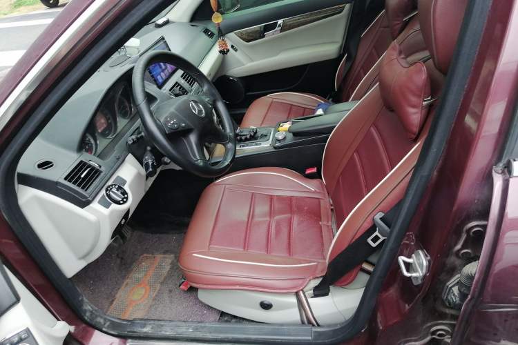 Used Mercedes-Benz C-Class 2010 C 200 CGI Fashion Model Left Front Seat