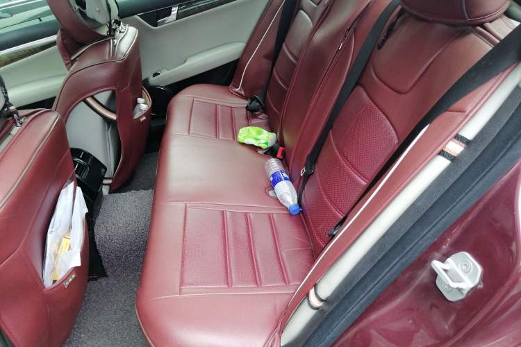 Used Mercedes-Benz C-Class 2010 C 200 CGI Fashion Model Left Rear Seat