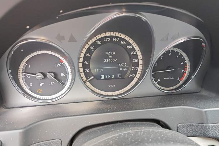 Used Mercedes-Benz C-Class 2010 C 260 Fashion Model Odometer Close Up