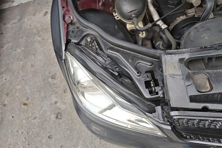 Used Mercedes-Benz C-Class 2010 C 180K Classic model Right Front Headlight